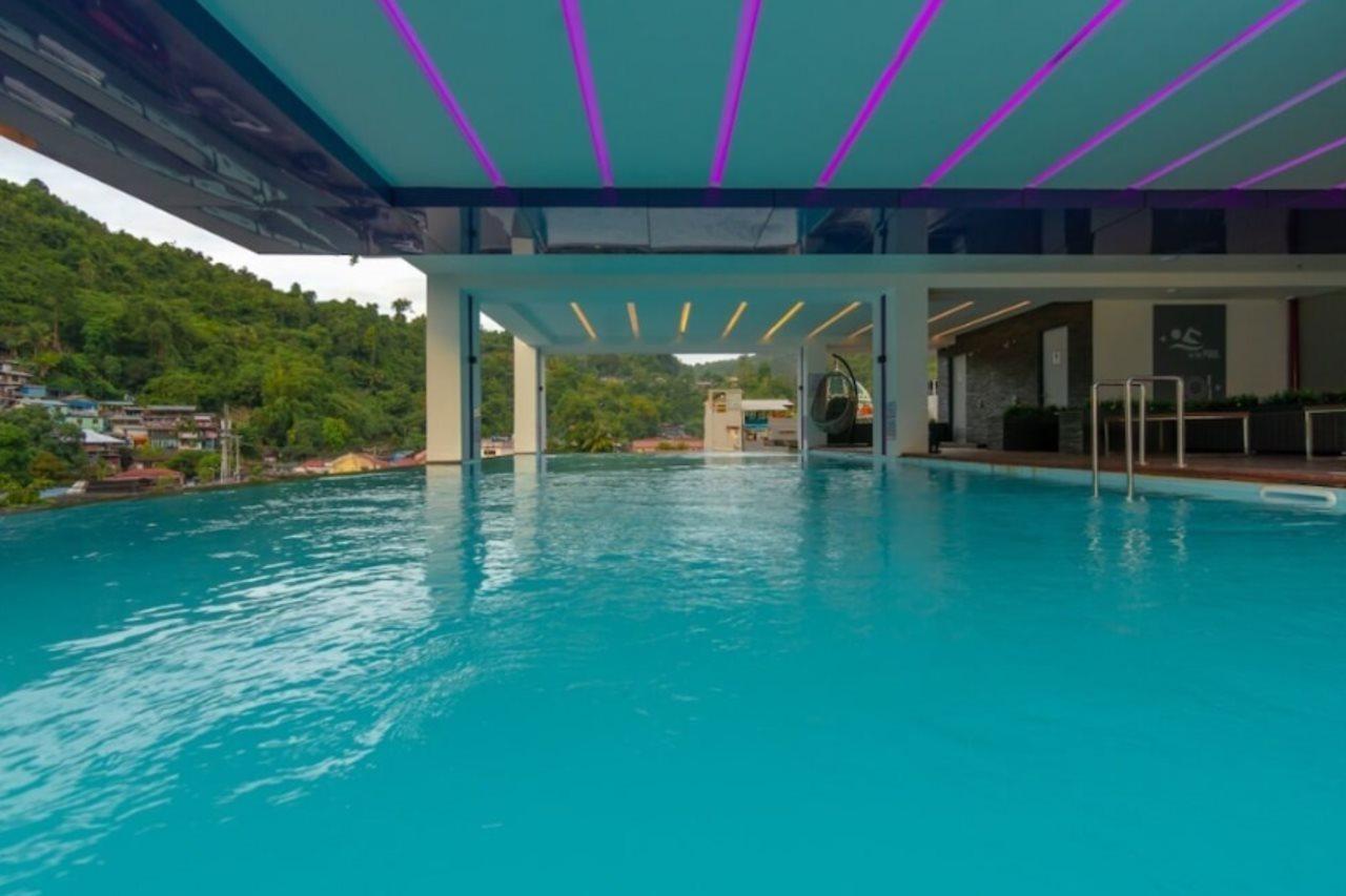 Fox Hotel Jayapura Esterno foto