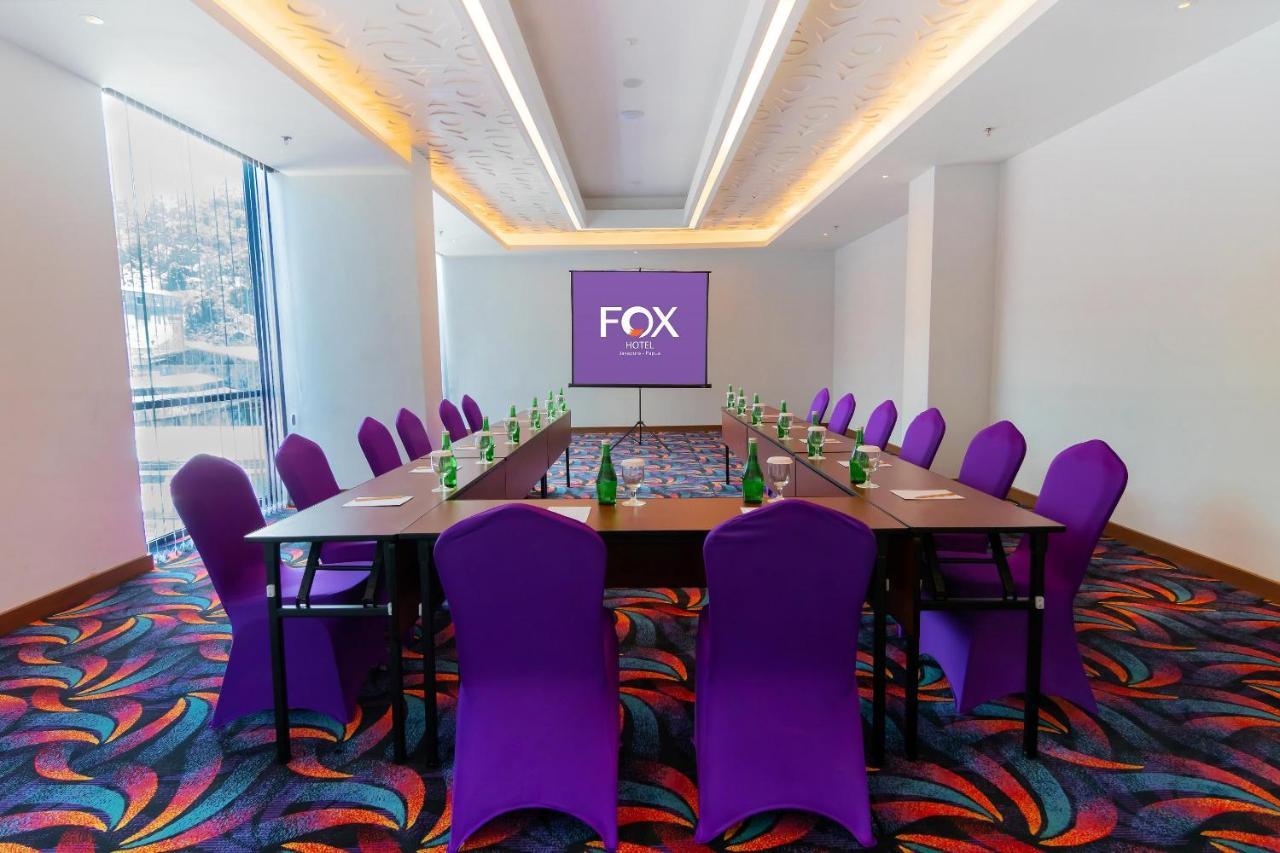 Fox Hotel Jayapura Esterno foto