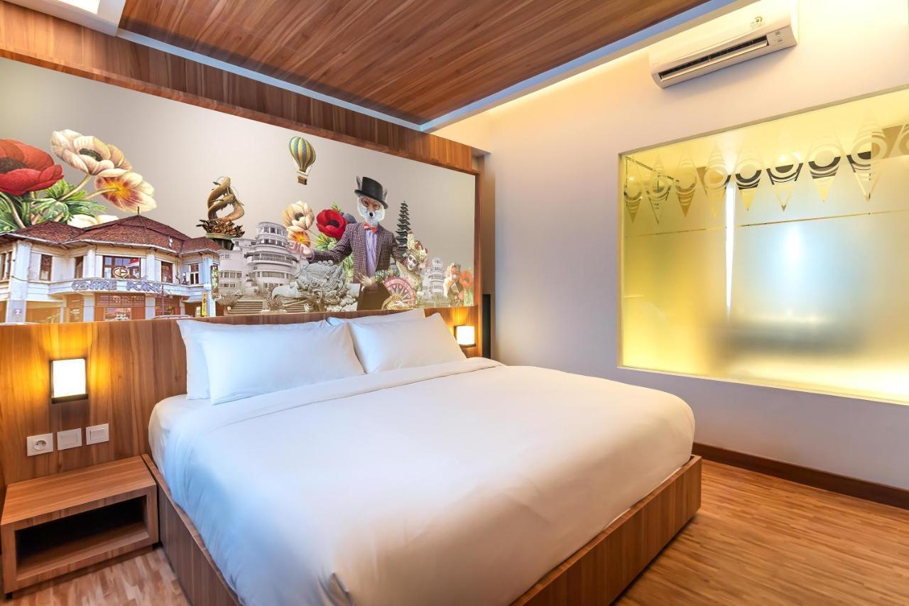 Fox Hotel Jayapura Esterno foto