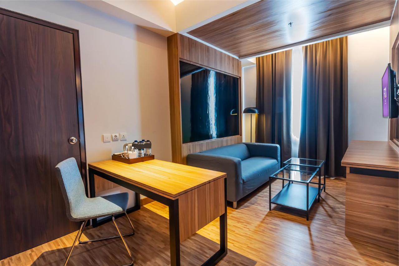 Fox Hotel Jayapura Esterno foto