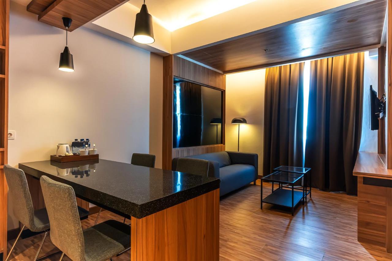 Fox Hotel Jayapura Esterno foto
