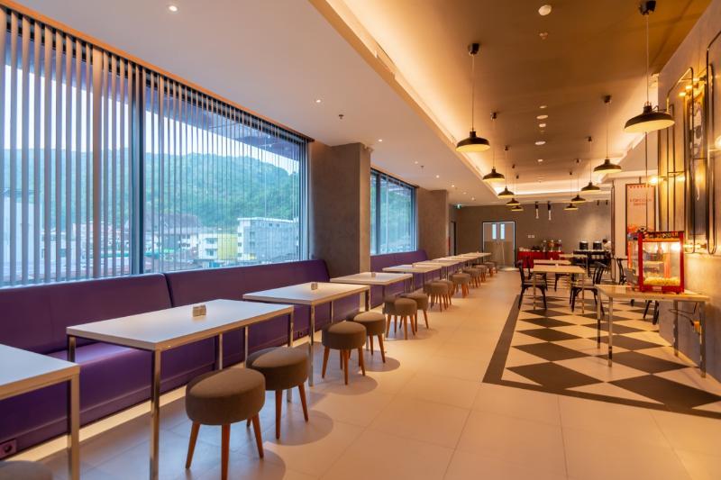 Fox Hotel Jayapura Esterno foto