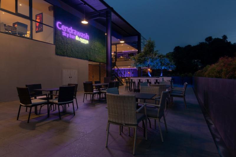 Fox Hotel Jayapura Esterno foto