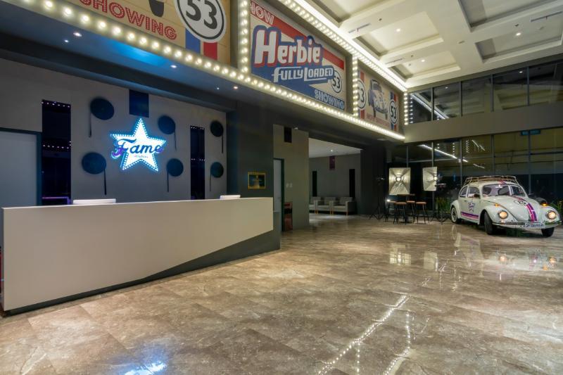 Fox Hotel Jayapura Esterno foto